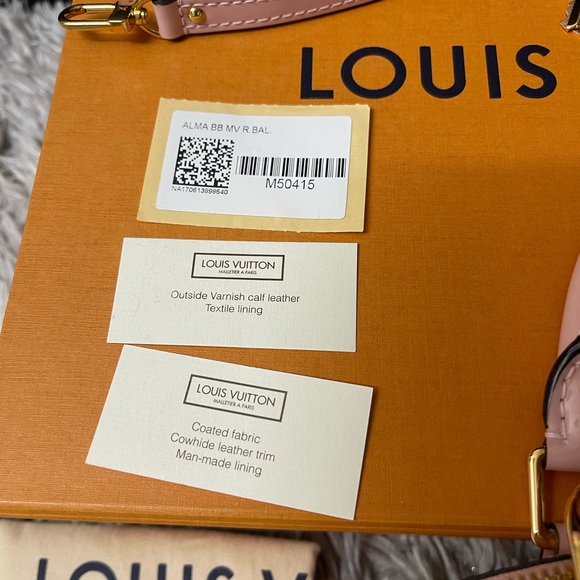 ****** SOLD ****** Louis Vuitton Vernis Rose Ballerine Alma
BB - Picture 5 of 13